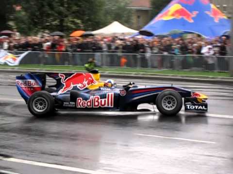 Red Bull F1 Speed Avenue @ Vilnius (RB1 driven by David Coulthard)