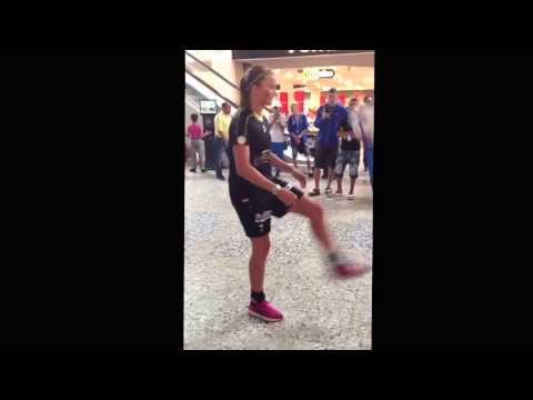 Kopparbergs Göteborg FC trixar i nordstan