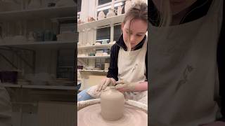 Download lagu Throwing a closed form jar for the first time. #ceramics #pottery #potterywheel #closedform mp3
