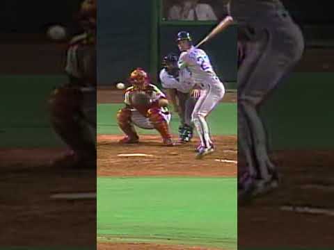 The Cubs honored Ryne Sandberg with this heartfelt tribute (via @cubs/TT)