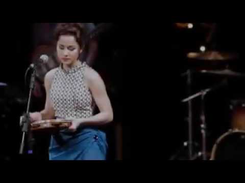 Flaira Ferro  "Um grão de areia" PROFESSOR ESQUILO *ABADÁ CAPOEIRA*