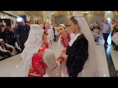 Dasma Shqiptare | Martesa Domenik & Valentina | Nusja dhe dhëndri në Veshje Kombëtare