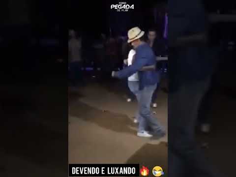 Casal Dançando Forró Pisadinha Piseiro