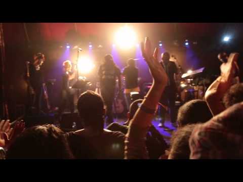 Extrait concert au Cabaret Sauvage le 22 nov.2014 avec Dominik Coco, E SY Kennenga et Victor O