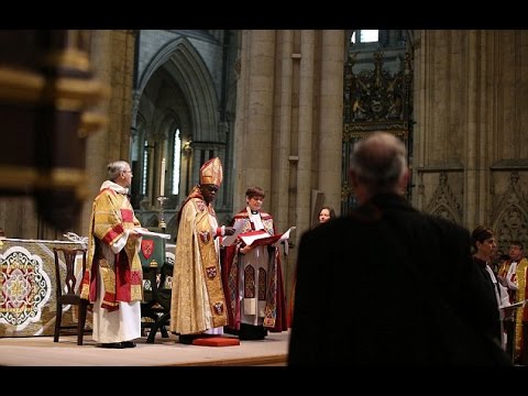 Dramatic picture moment protesting vicar during consecration of the first female bishop in England