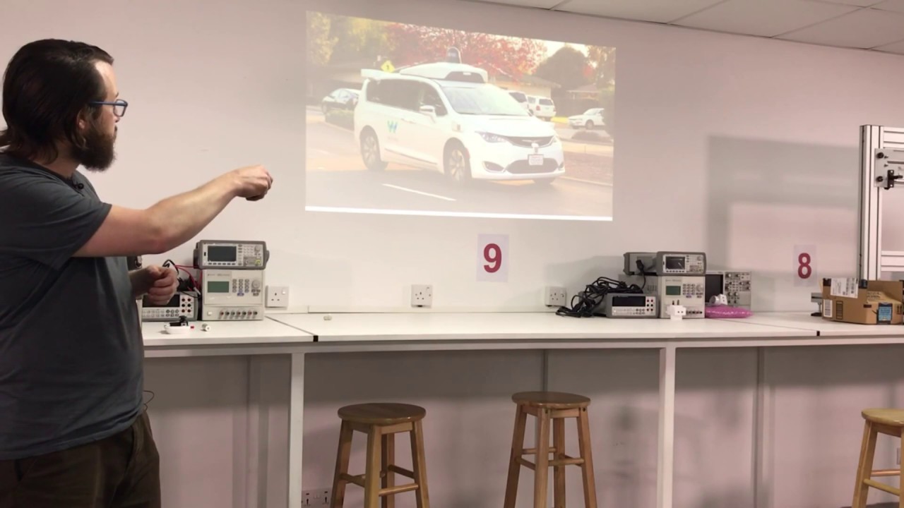 What is a Robot? An Introduction to Robotics