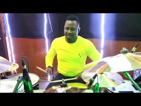 MUST WATCH!!! AWESOME AFRICAN PRAISE MEDLEY/DRUM PERFORMANCE /OFFICAIL VIDEO