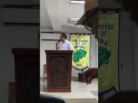 La población de Herrera hace comentarios sobre la contaminación del río La Villa