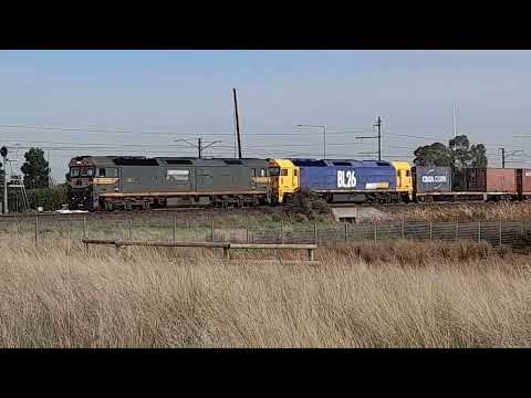 Australian Locomotives - Pacific National - 7902v