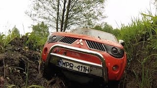 preview picture of video 'Mitsubishi L200 in Mud RC Off Road'