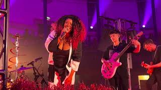 NAO-Make It Out Alive @ Round Chapel, Hackney, Nov 2024