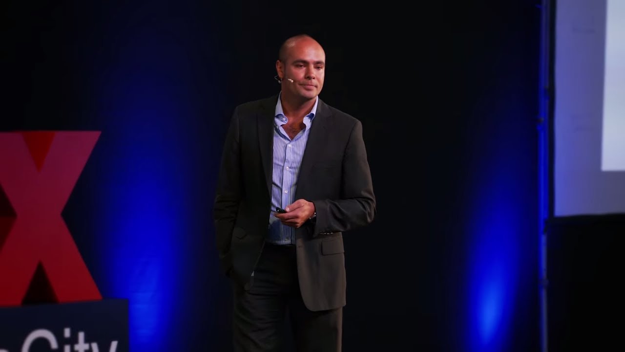Tecnología vs humanidad - Technology vs humanity | Javier Casillas | TEDxHumboldtMexicoCity