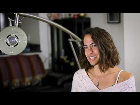 Lucia N°03 Light Experience Introduction with Allison from Traveling Light