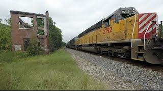 preview picture of video 'L&N Tower in Athens, AL and CSX Freight Train'