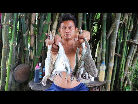 How to cook delicious frog soup on the fire and vegetables