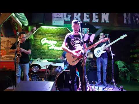 Voyn - 21. Black Magic Woman