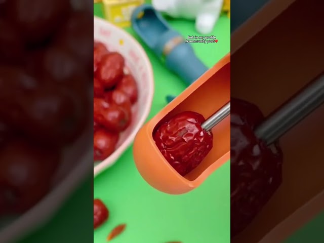 أداة إزالة نواة التمر حيث تقوم باستخلاص النواة بطريقة سهلة وسريعة