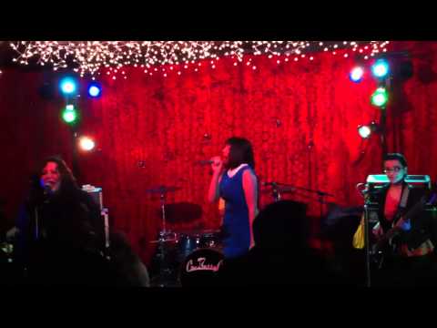 Go Betty Go - Son Mis Locuras Live @ Eleven - 1-12-2013