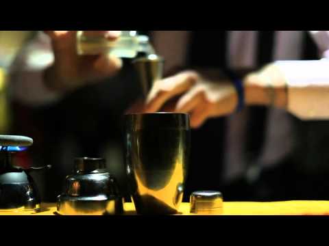 How To Make A Cocktail  Queen Elizabeth II   Dennis Zoppi @Smile Tree   daniphotodesign com