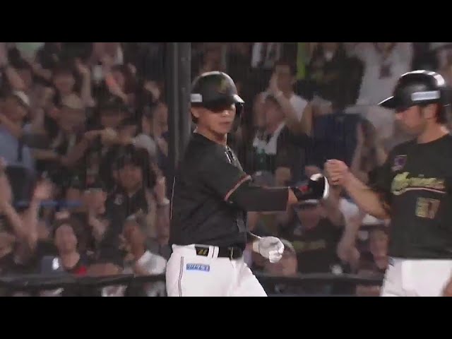【6回裏】詰まりながらもセンター前へ!! マリーンズ・石川慎吾が起用に応える勝ち越しタイムリー!! 2024年8月10日 千葉ロッテマリーンズ 対 オリックス・バファローズ