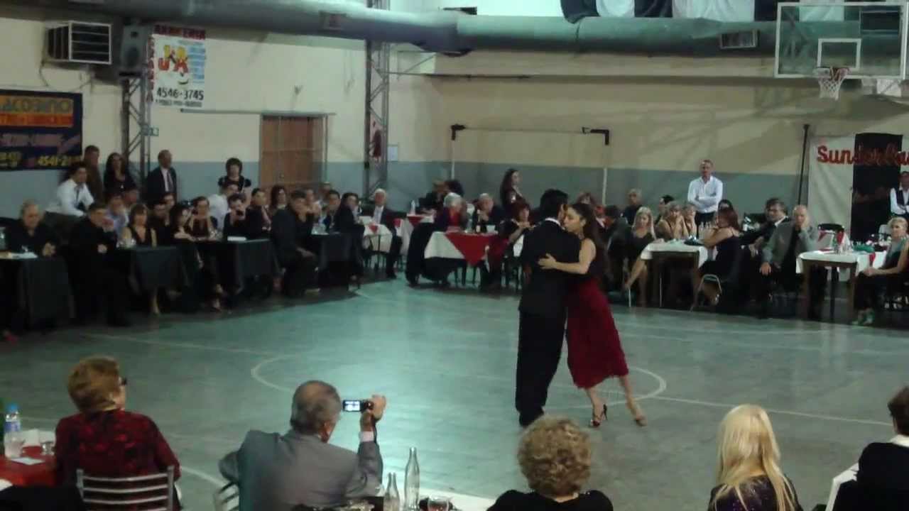 Alejandro Berón y Verónica Vazquez en el SUNDERLAND CLUB - 1/4 - Remolino