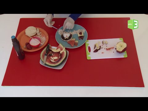 قدمي لطفلك الفاكهة بشكل جديد