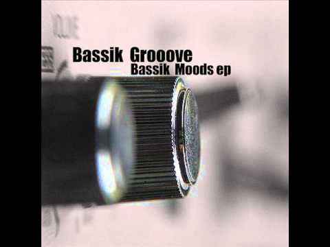 Bassik Grooove - Never Been To Cafe Del Mar