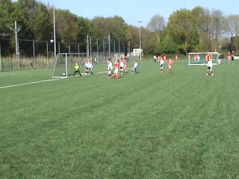 Kampioenswedstrijd DOVO JO11-1 - FC Driebergen JO11-1 eerste helft