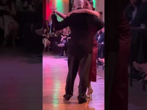 Tango by Eric Dinzel & Flavia Kohut. Buenos Aires🇦🇷December 22, 2022