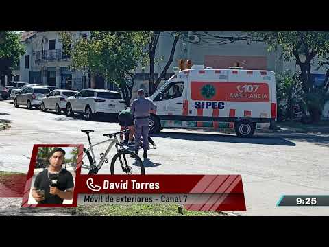 ACCIDENTE EN AV 9 DE JULIO Y CORRIENTES ENTRE UN AUTOMOVIL Y UNA BICICLETA
