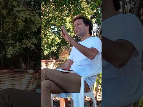 Damián González Bertolino en la Biblioteca Comunitaria de Pueblo Esperanza