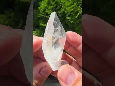 💎 K MÁNÍ/AVAILABLE Lemurský křišťál (křemen) - Peñas Blancas, Kolumbie www.esmeraldas.cz #křišťál