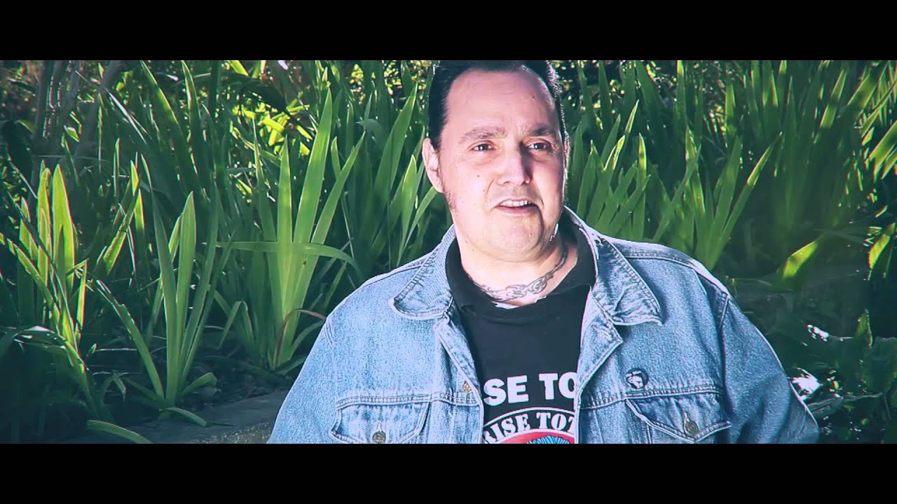 A Um Passo Da Loucura "A Segunda Vaga" Documentário Trailer#1