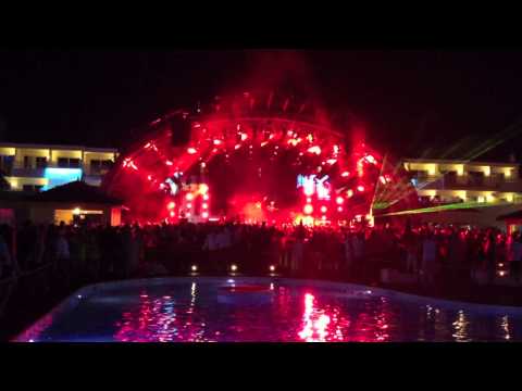 IBIZA CLUBBING HOLIDAY EXPERIENCE (Armin, Nervo, Showtek, Sub Focus, Steve Aoki)