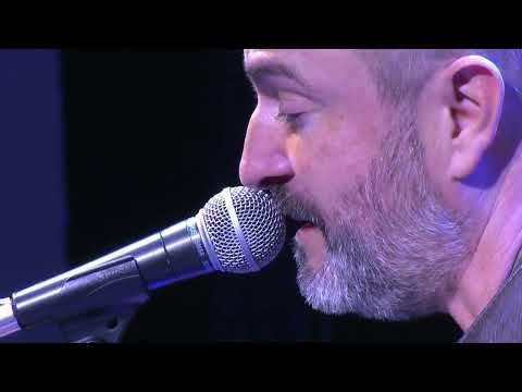 Eñaut Elorrieta "Itxasoa gara" abesten