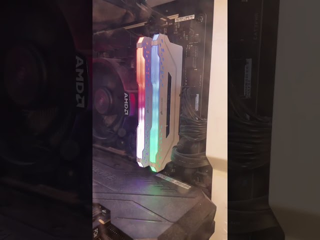 Vídeo relacionado con Corsair Vengeance RGB RT 32GB (2x16GB) DDR4 3200MHz C16 Memoria de Sobremesa (Iluminación Dinámica RGB, Optimizado para AMD 300/400/500 Series, Compatible con Intel 300/400/500 Series) Negro