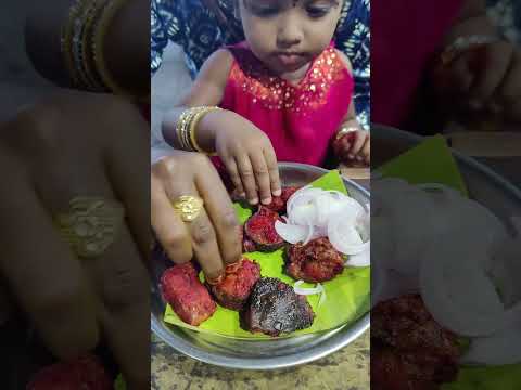 #ruthika ருத்திகா பாப்பாவும் நானும் பொறிச்ச மீன் வாங்கி சாப்பிட்டோம் 😍😍