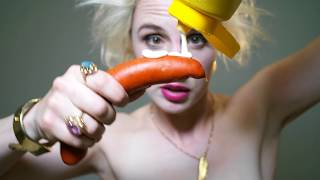 Mucha MeToo (official video)