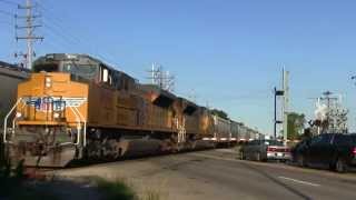 Union Pacific Freight Trains - Lincoln Avenue