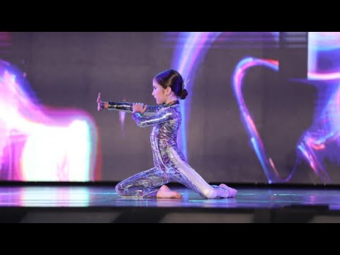 Gemma Holmes - Alien Superstar