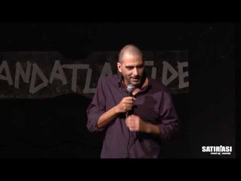 Che cosa è Facebook? - Filippo Giardina - Satiriasi 1° serata  5° stagione