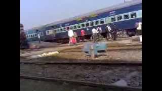 preview picture of video '18419 Puri-Darbhanga Exp Arriving Darbhanga'