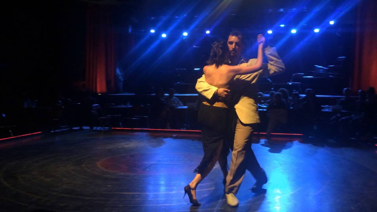 2 de 4 - Natalia Agüero y Agustin Venturino - Bendita Milonga