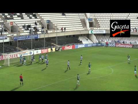 Kike marca el gol del empate para el Cacereño