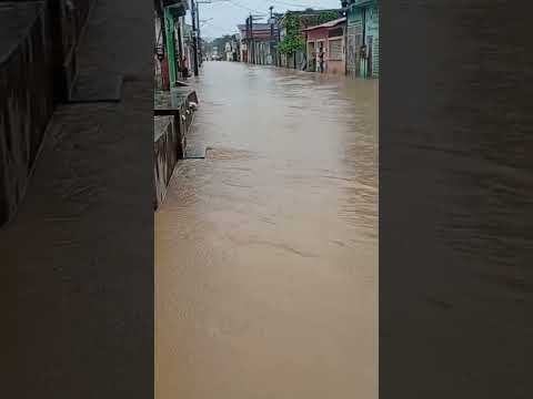Cidade de Bragança Pará abaixo de água😬