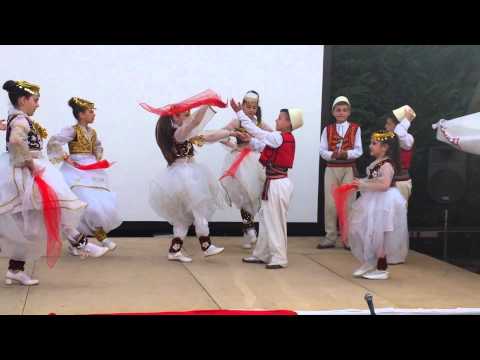 Trad folk tirana Morela