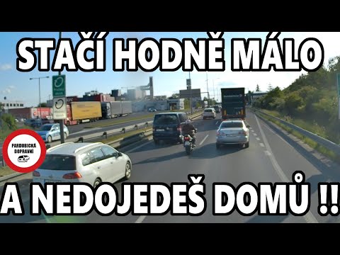 Vysypaný náklad na dálnici, vytlačila ho dodávka, šílenec na motorce - Dashcam kompilace #229