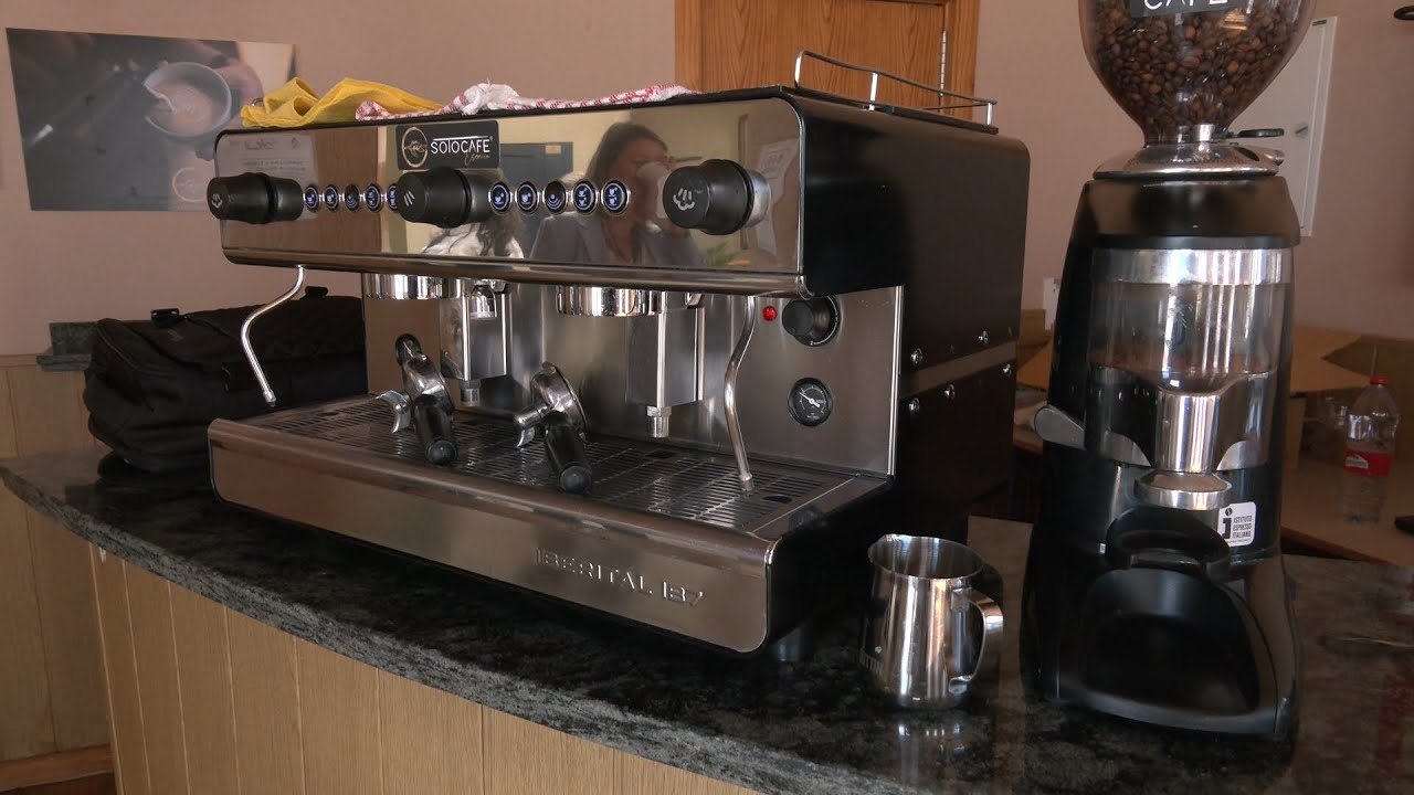 Cata de café en el curso de Sumillería y Turismo Manilva Única