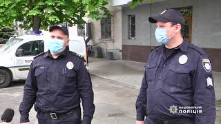 У Харкові поліцейські винесли пенсіонерів з палаючої квартири