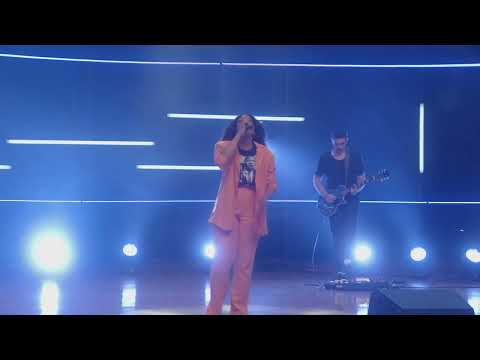 Canção Ao Cordeiro, Aclame Ao Senhor E A Ele A Glória - Sarah Oliveira